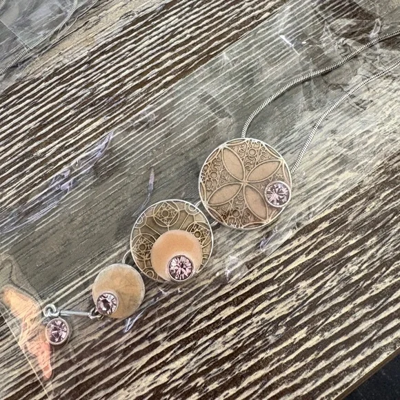 NWT Pilgrim Danish Design Enamel Necklace Silver Tone & Gold  Circle Pendant - Picture 11 of 13